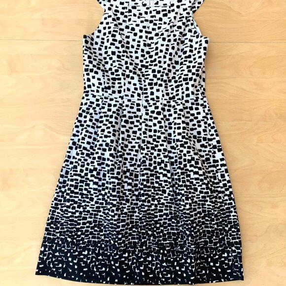 Calvin Klein Retro Inspired Dress - Picture 3 of 5